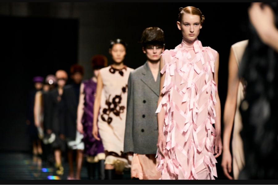 Fashion Week Unveils Bold Trends And Creative Innovations